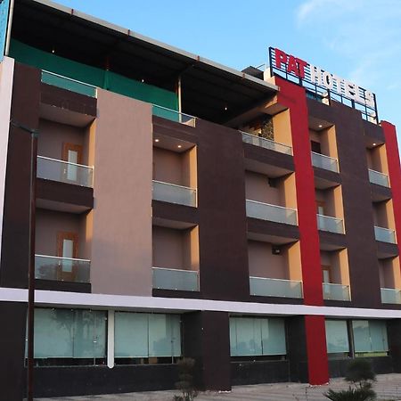 Pat Hotels Индаур Экстерьер фото