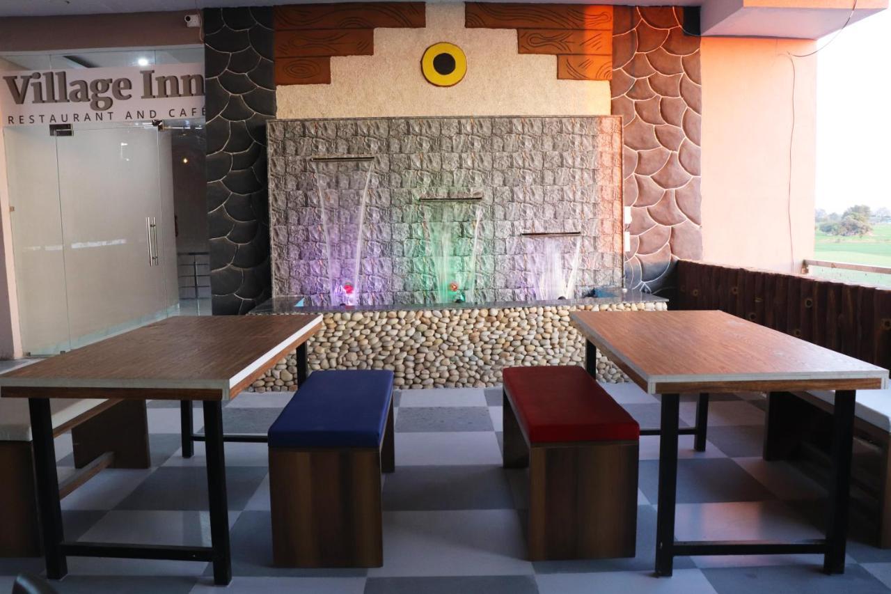 Pat Hotels Индаур Экстерьер фото