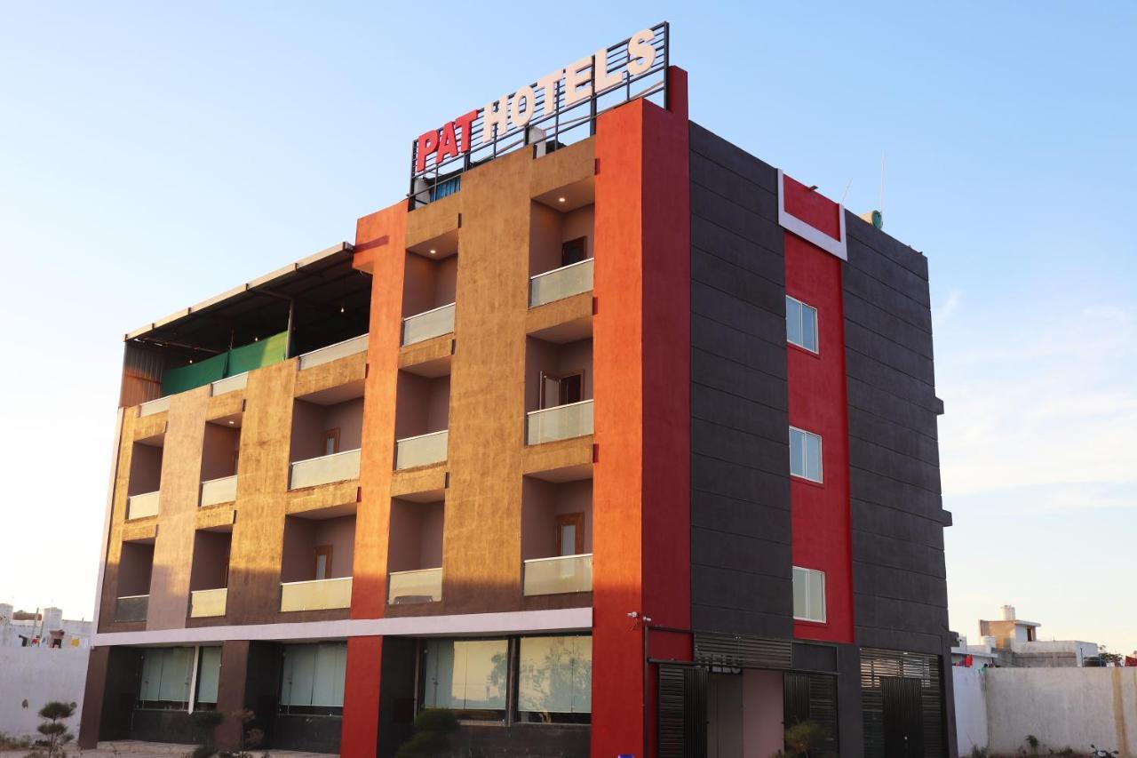 Pat Hotels Индаур Экстерьер фото