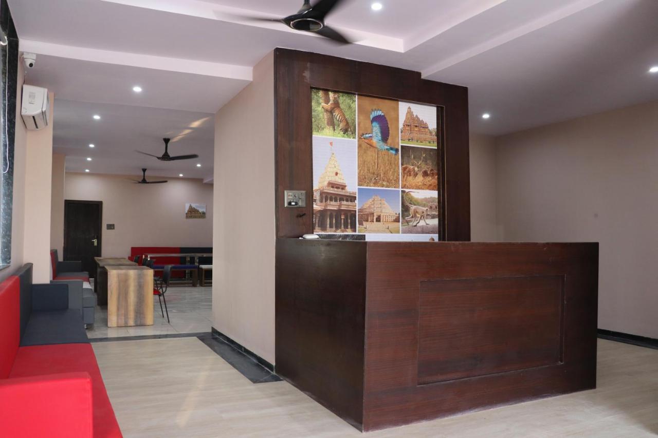 Pat Hotels Индаур Экстерьер фото