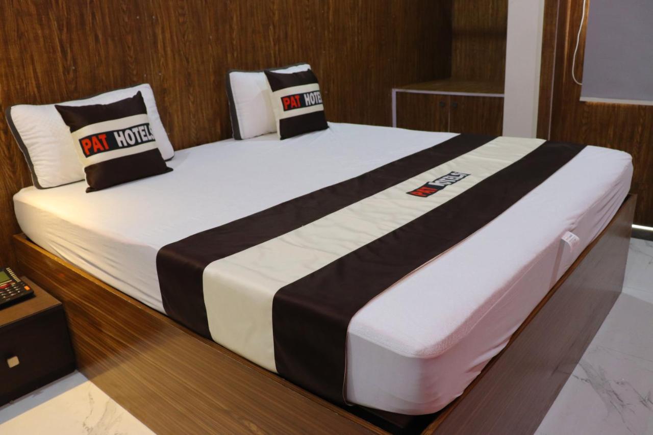 Pat Hotels Индаур Экстерьер фото